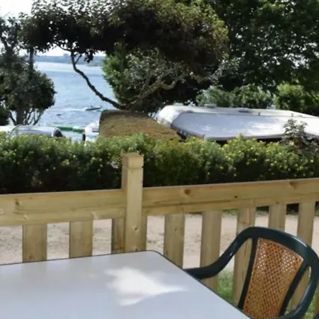Au Bord Du Avec Terrasse, Ideal Pour 5 Personnes - Api-1-52-726 * Salles-Curan