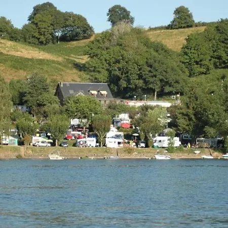 Au Bord Du Avec Terrasse, Ideal Pour 5 Personnes - Api-1-52-726 Salles-Curan