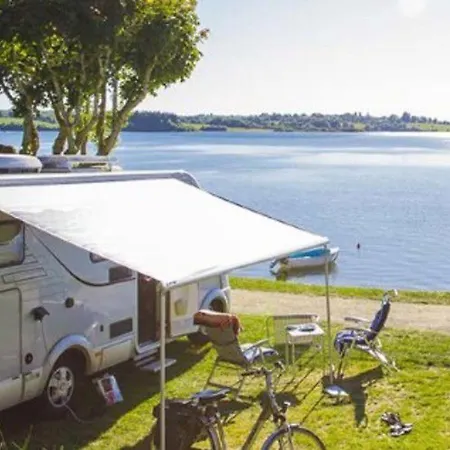 Au Bord Du Avec Terrasse, Ideal Pour 5 Personnes - Api-1-52-726 Campingplads *