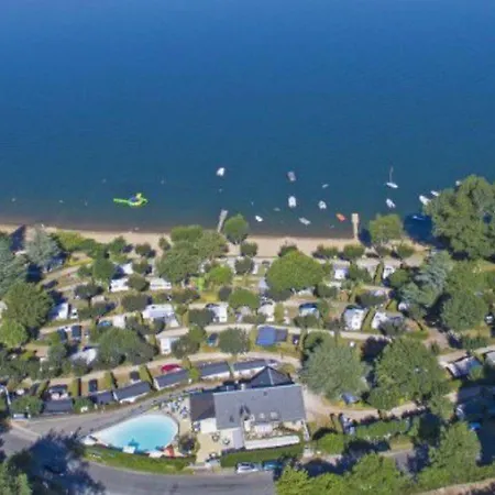 Au Bord Du Avec Terrasse, Ideal Pour 5 Personnes - Api-1-52-726 * Salles-Curan