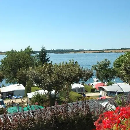 Campingplads Au Bord Du Avec Terrasse, Ideal Pour 5 Personnes - Api-1-52-726 Salles-Curan