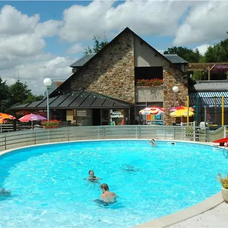 Au Bord Du Avec Terrasse, Ideal Pour 5 Personnes - Api-1-52-726 * Salles-Curan