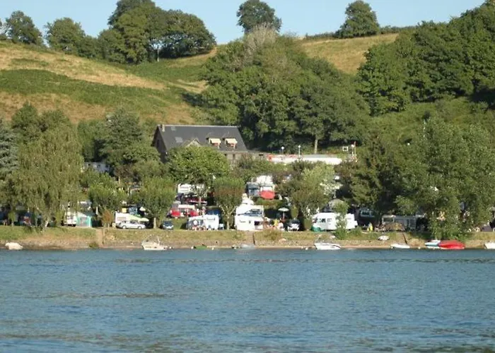 Au Bord Du Avec Terrasse, Ideal Pour 5 Personnes - Api-1-52-726 Salles-Curan